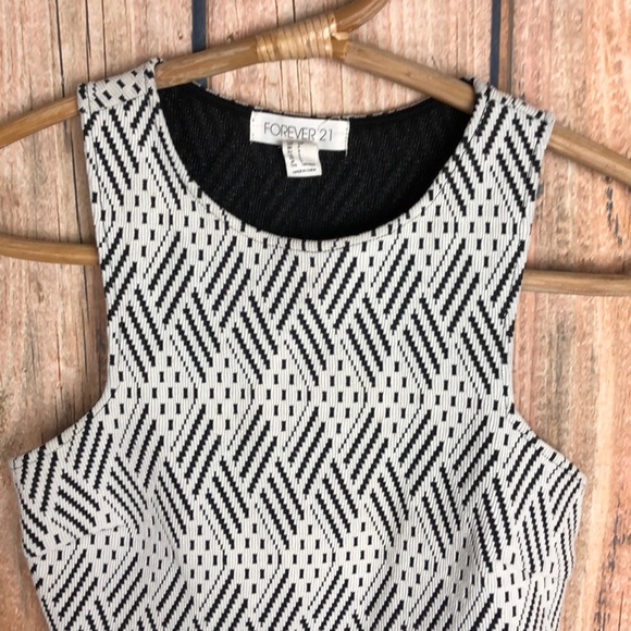Forever 21 crop top - Picture 2 of 5